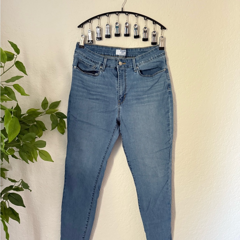 Denizen from Levi’s High-Rise Skinny Jeans – Size 10 (Estimate)